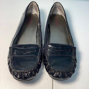 Me Too Women’s Size 9 Black Patent Leather Penny Loafers – Chic & Timeless GUC